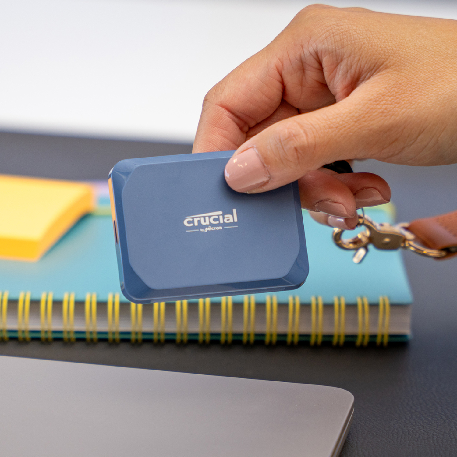 CT2000X10SSD9_Crucial-X10-2TB-Type-C-Portable-SSD_wr_03a.jpg
