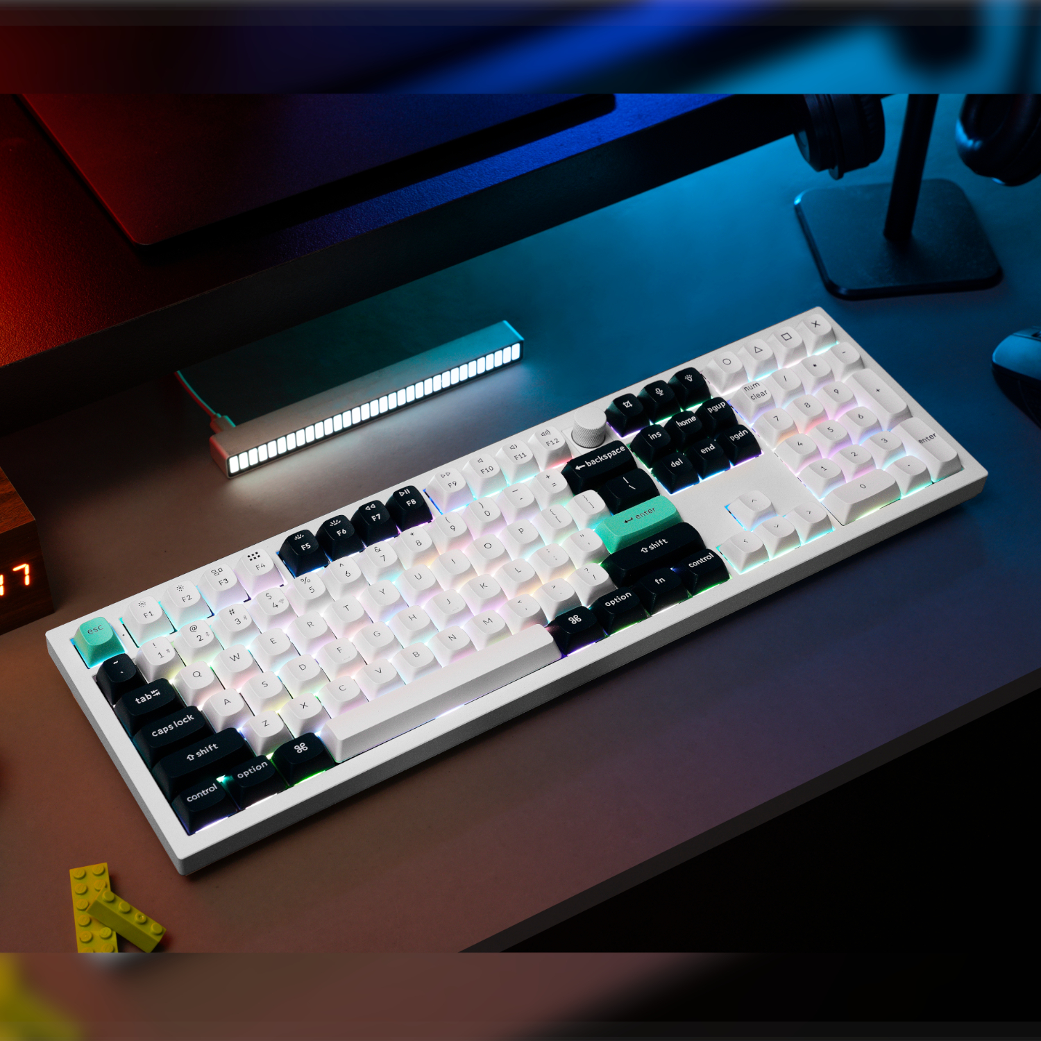 Q6H-P1_Keychron-Q6-HE-QMK-Full-size-Wireless-Custom-Mechanical-Keyboard-Nebula-Switch-–-Shell-White_wr_04a.jpg